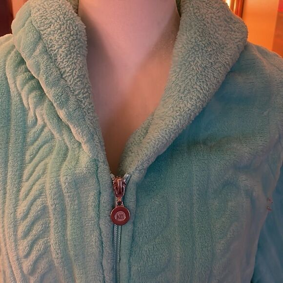 Karen Neuburger Embossed Zip-Front Robe - S - Picture 2 of 7